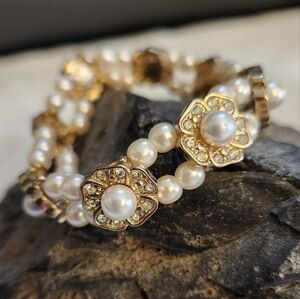 Vintage Faux Pearl Rhinestone Stretchy bracelet